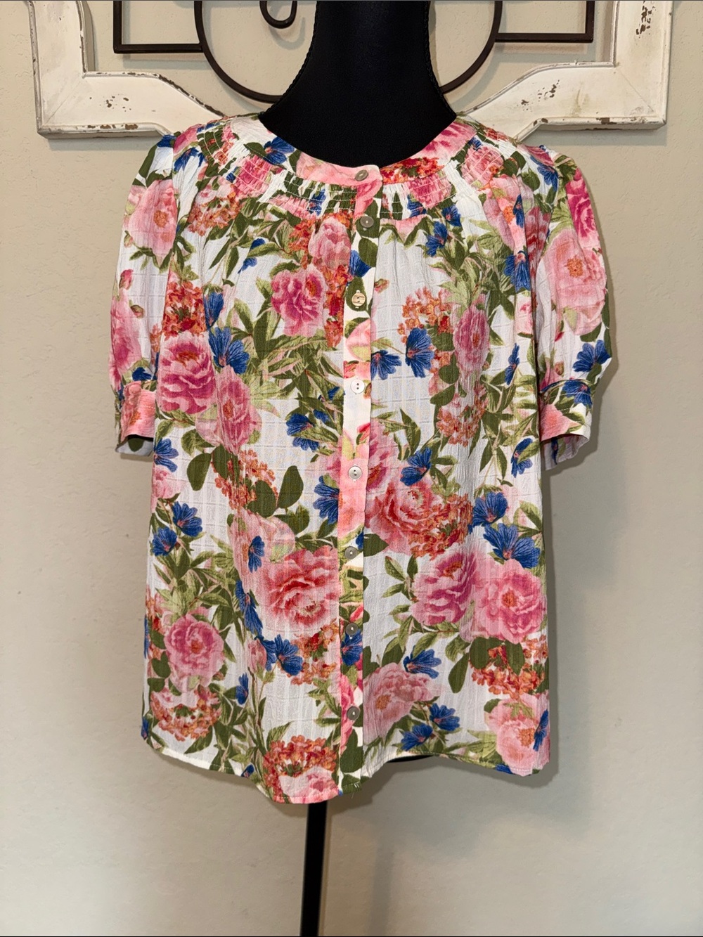 Rose & Olive Pink Floral Button-Front Short Sleeve Blouse